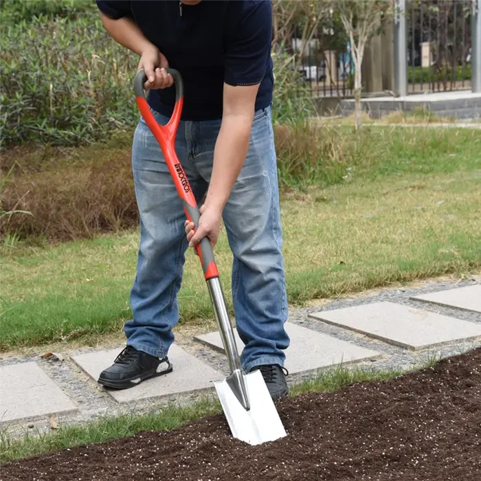 Roostevaba vs. süsinik: aiatööriistade valimine