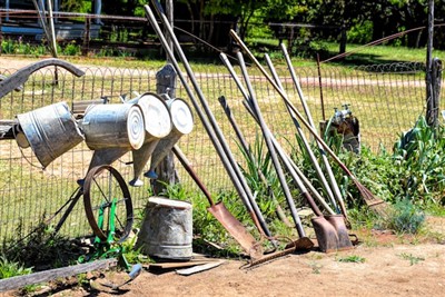 Millised on maastikukujunduse põhielemendid ja olulised aiatööriistad?